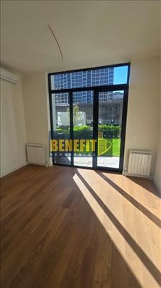 Bw Iris, studio od 33m2 sa dvorištem