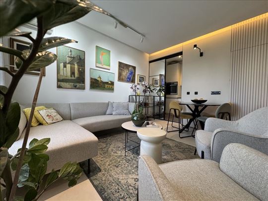 Četvorosoban stan | 89 m² + terasa 20 m² | Blok 63