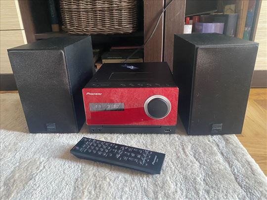 Pioneer prelepa crvena extra zvuk