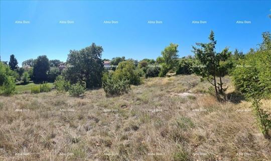 Prodaja građevinskog zemljišta površine 602 m2, bl