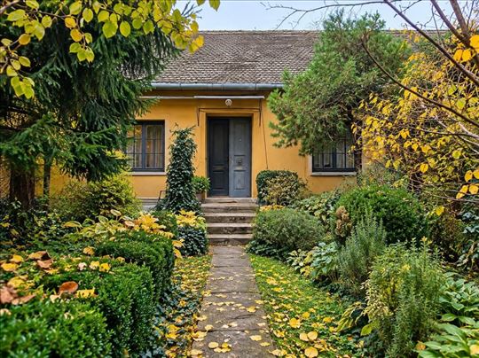 Sombor, centar – dvorišni stan 72 m² sa baštom i p