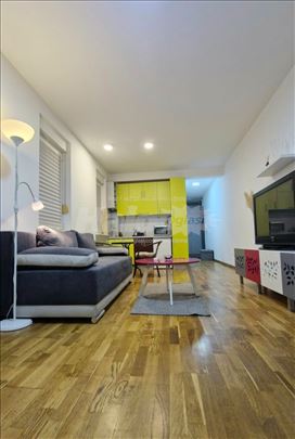Vračar - Hram, 30m2+18m2 (ter)