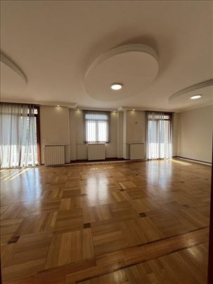 Vračar / Voždovac – Poslovna kuća 500 m² | 6 parki