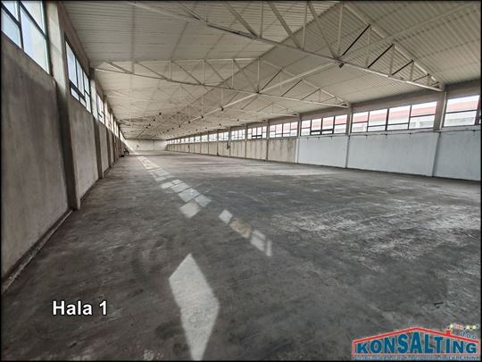 2 hale u industrijskoj zoni Nova Pazova, š 084