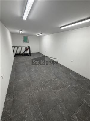 Lokal 84 m², centar Ovče, odlična lokacija