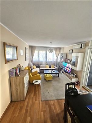 Odlična ponuda-Renoviran 3.0 stan,Labudovo brdo(Uk