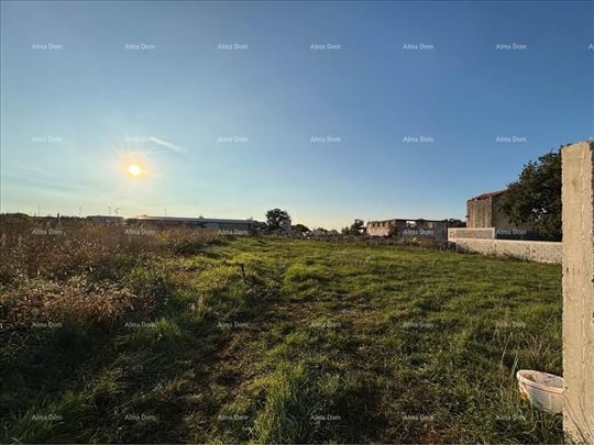 Prodaje se građevinsko zemljište – Marčana (474 m²