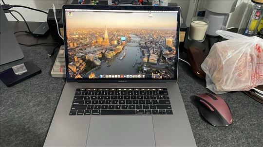 Apple MacBook Pro 15.4” 2019 IntelCore i7 32GB RAM