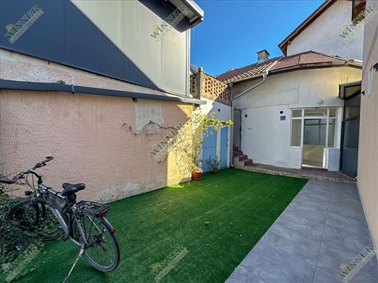 Izdaje Se Poslovni Prostor 40m2 Zemun Sava Kovacev