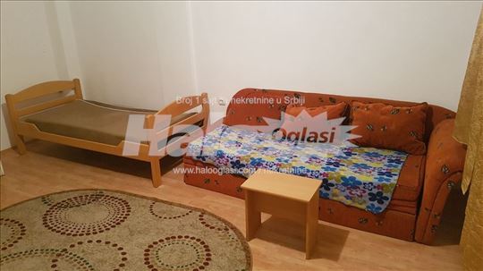 Izdajem 0,5 stan blizu Vukovog spomenika