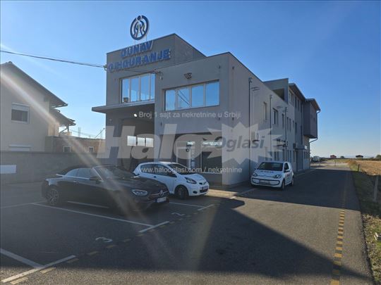 Izdavanje poslovnog prostora-426m2