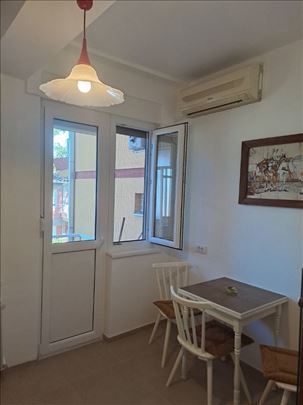 Karaburma 1.5 renoviran namešten odmah useljiv