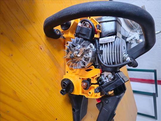 Motorna testera Partner 371