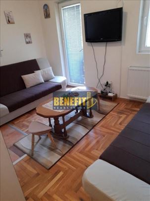 Na prodaju apartman u Brzeću