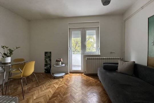 Renoviran 1.5 stan u ulici Đorđa Radojlovića, 38m2