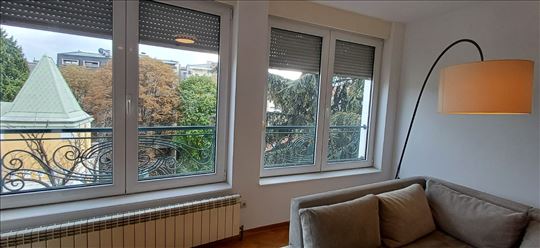 Vračar, Kalenić, namešten, mogućnost zakupa garaže