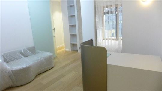Ilije Garašanina, novogradnja, 71m2, 3 kancelarije