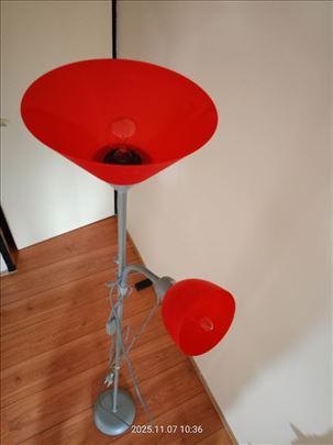 Podna crvena lampa