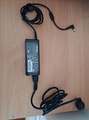 Toshiba original punjač za notebook 19V 3.95A 75W