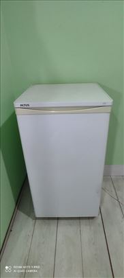 Frizider ALTUS potpuno ispravan 105 X 55 cm