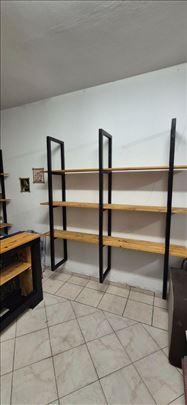 Police od punog drveta 