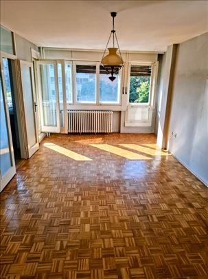 Blok 45,dvosoban stan sa bočnim prozorom