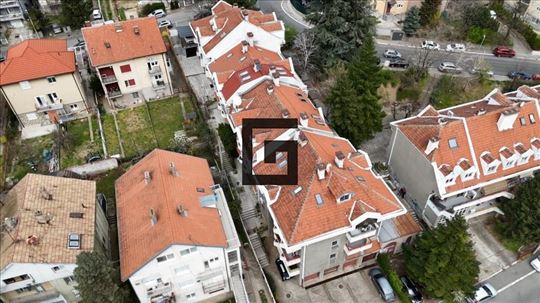 Kuća 280m² Sunčana padina - 3 etaže, garaža, loka