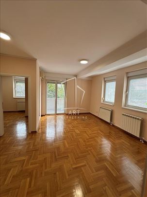 Poslovni prostor, Gospodara Vučića, sa garažnim me