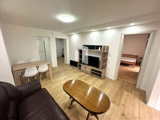 Renovirani trosoban stan na Slaviji, pet friendly