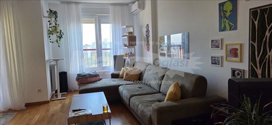 Trosoban stan 84m2 Stepa naselje