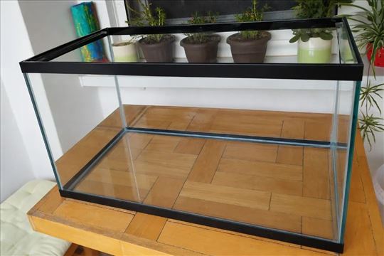 Nov akvarijum sa isparivacem i poklopcem 50x33x27