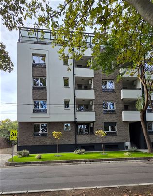 Sjajna novogradnja, super lokacija, odmah useljiva
