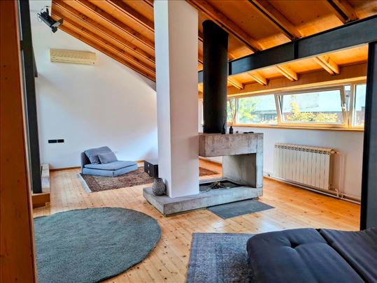 Tomaša Ježa duplex 4-soban moderno namešten