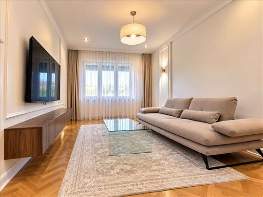 Dvosoban lux stan,moderno opremljen,renoviran