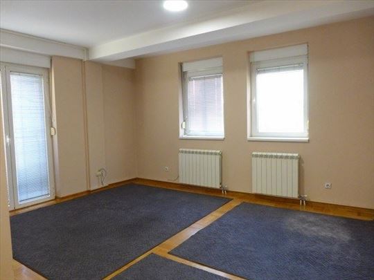 Gospodara Vučića, 55m2, u stambenoj zgradi, garaža
