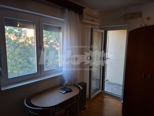 Izdaje se garsonjera Karaburma