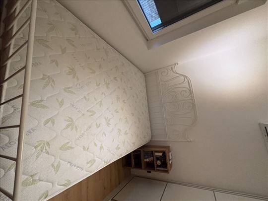 Prodajem Ikea krevet sa dušekom