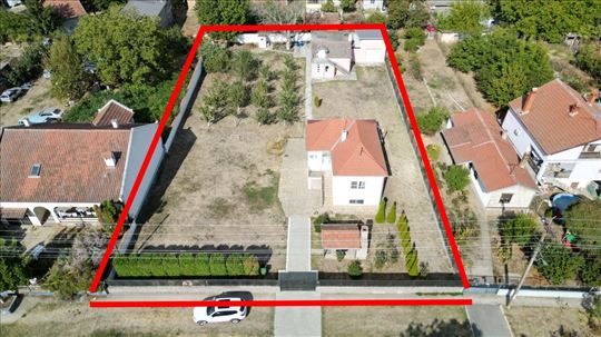 Stara Pazova, Belegiš, kuća na placu 17 ari