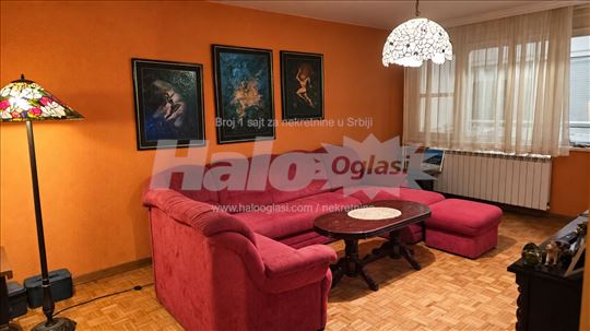 3.0 Bezanijska kosa, Bela fasadna cigla