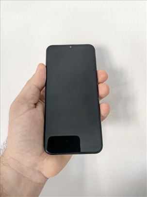 Samsung A20e crni
