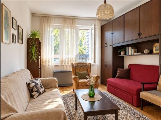 Savski trg - salonski tip stana, 80 m²,3.0,parking