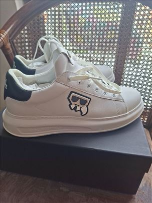 Karl Lagerfeld Original broj 44