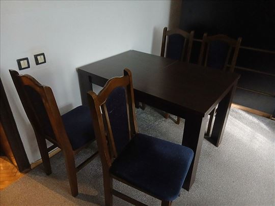 Trpezarijski sto i stolice