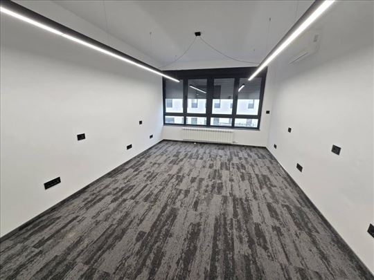 Izdaje se luxuzan pp,180m2,novogradnja ID#19141