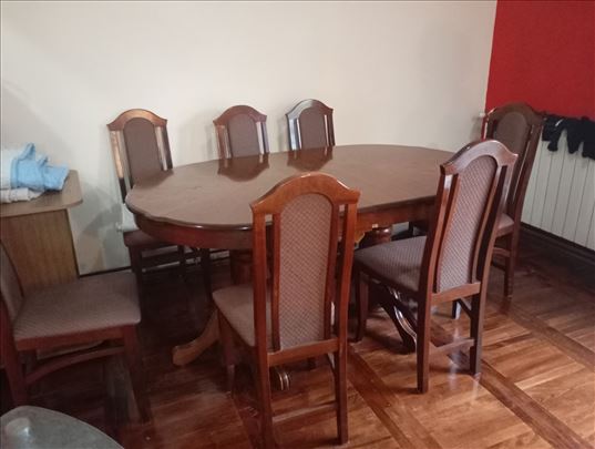 Trpezarijski sto i 8 stolica