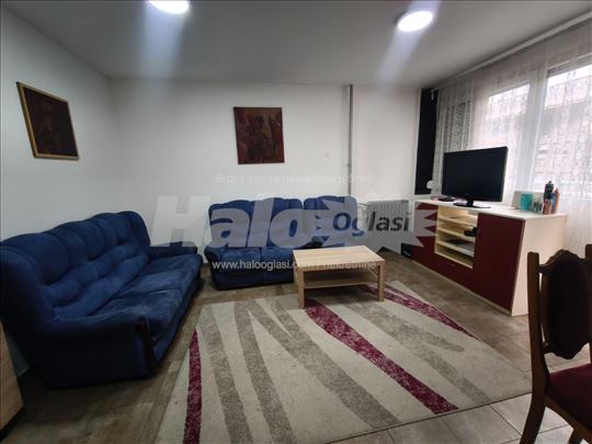 Izdaje se 2.5 stan na Novom Beogradu
