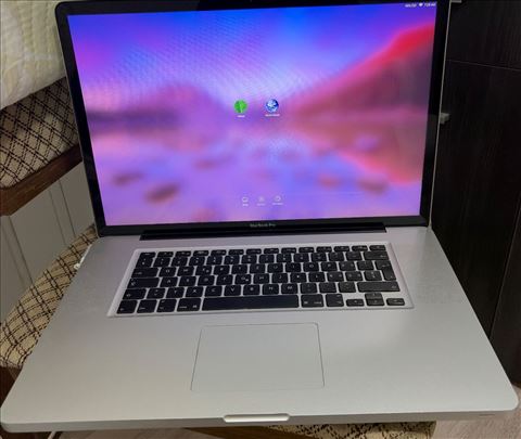MacBook pro mid 2010