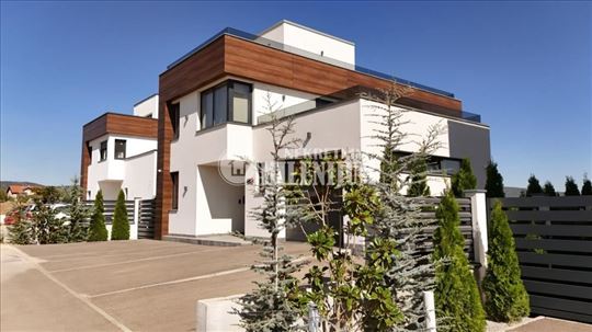 Moderna vila sa privatnim bazenom u elitnom naselj