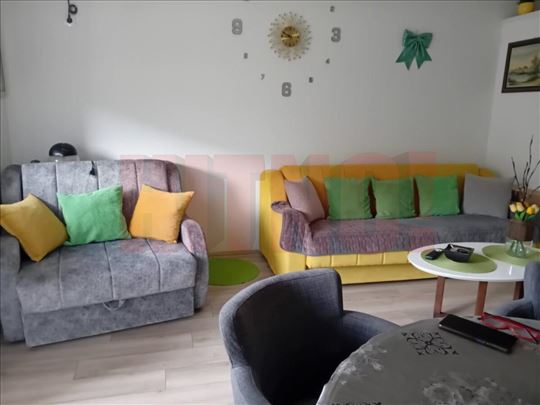 Beočin Lux stan 40m2 top lokacija HITNO!