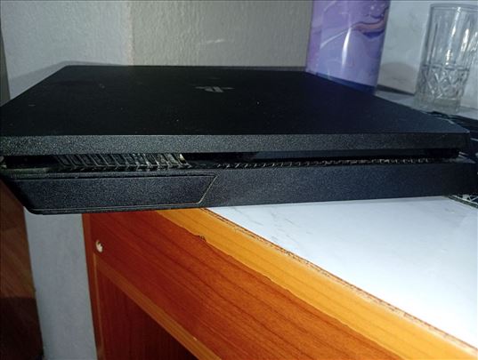 Playstation 4 slim polovni